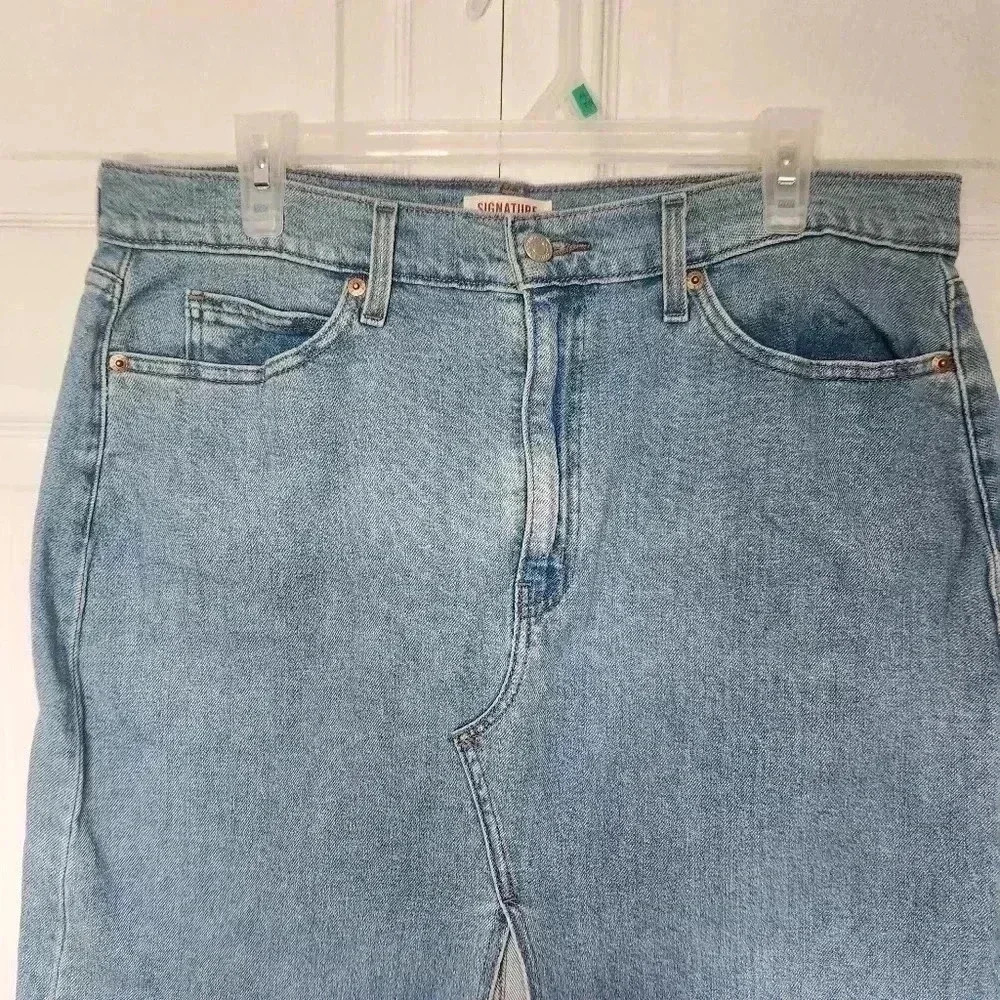 Signature by Levi Strauss & Co. Light Wash Denim Skirt Size 14 - Picture 4 of 15